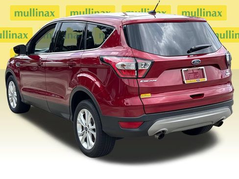 Used 2017 Ford Escape SE FWD image 8