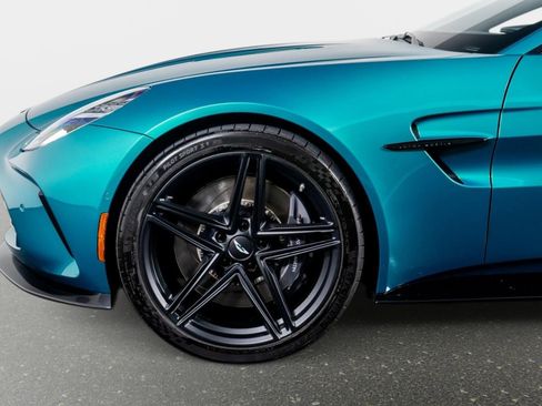 Used 2025 Aston Martin V8 Vantage Coupe image 20