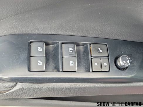 Used 2020 Toyota Camry XLE FWD image 19