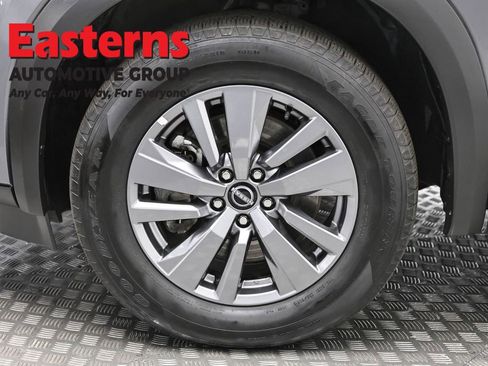 Used 2024 Nissan Pathfinder SV image 32