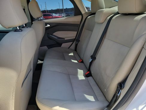 Used 2016 Ford Focus SE FWD image 8