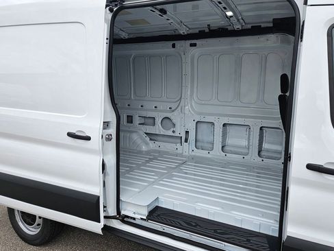 New 2026 Ford Transit 250 148 Medium Roof RWD image 28