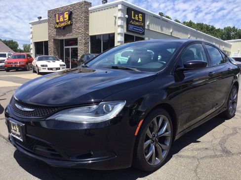 Used 2016 Chrysler 200 S w/ Comfort Group AWD/4WD image 1