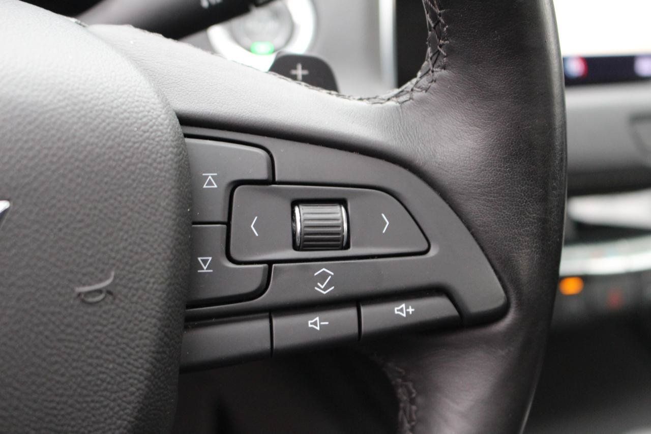 Used 2019 Cadillac XT4 Premium Luxury w/ Cold Weather Package AWD/4WD image 20