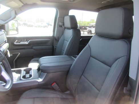 New 2026 GMC Sierra 2500 SLT w/ SLT Premium Package AWD/4WD image 12