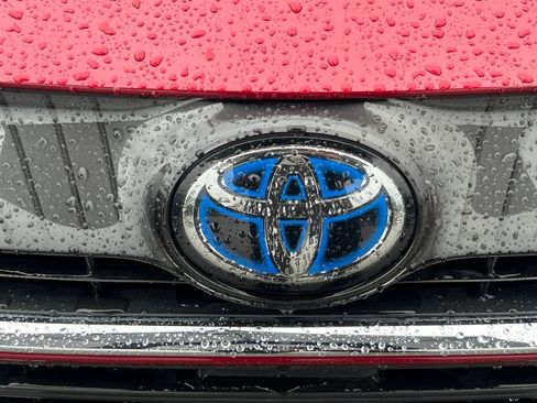 Used 2022 Toyota Venza XLE AWD/4WD image 13