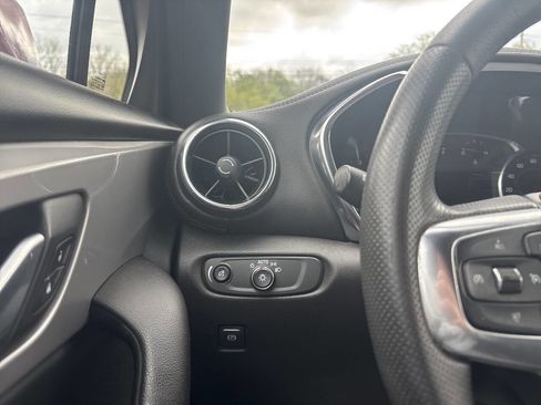 Used 2022 Chevrolet Blazer LT FWD image 28