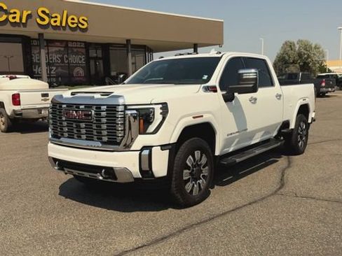 Used 2026 GMC Sierra 3500 Denali w/ Denali Reserve Package AWD/4WD image 4