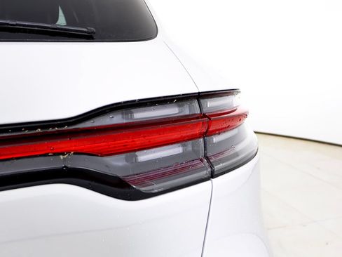 Certified 2026 Porsche Macan AWD/4WD image 10