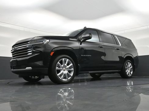 Used 2024 Chevrolet Suburban High Country AWD/4WD image 23