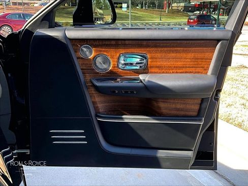 Used 2020 Rolls-Royce Phantom image 23