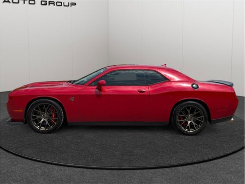 Used 2016 Dodge Challenger SRT Hellcat RWD image 5
