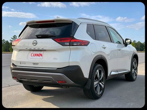 Used 2023 Nissan Rogue SL w/ SL Premium Package FWD image 4