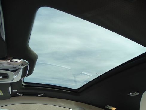 Used 2015 Rolls-Royce Wraith image 12