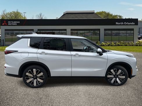 New 2026 Mitsubishi Outlander SE FWD image 7