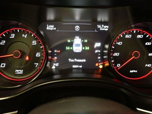 Used 2018 Dodge Charger SXT w/ Blacktop Package image 15