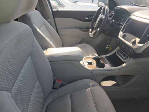 Used 2022 GMC Acadia SLE FWD image 8