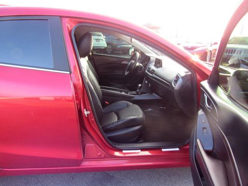 Used 2017 MAZDA MAZDA3 Grand Touring image 29