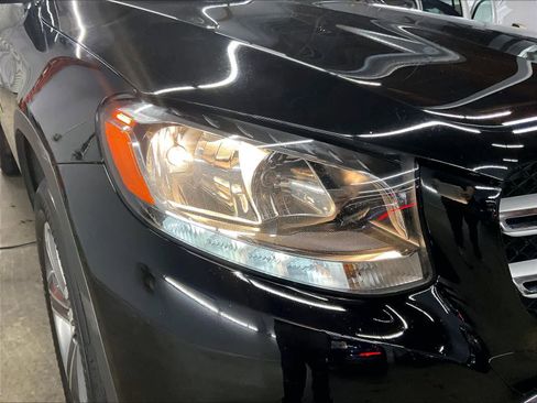 Used 2019 Mercedes-Benz GLC 300 4MATIC image 28