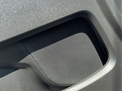 Used 2017 Ford Explorer XLT w/ Equipment Group 202A image 29