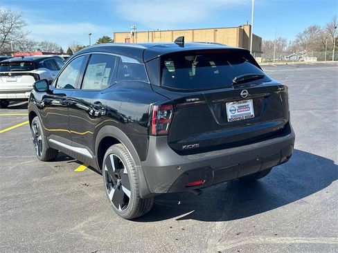 New 2025 Nissan Kicks SR image 4
