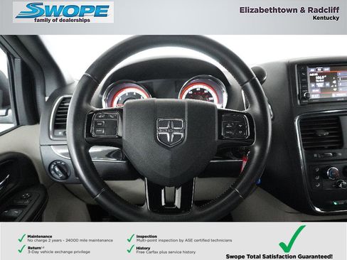 Used 2019 Dodge Grand Caravan SXT image 17