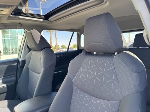 Used 2020 Toyota RAV4 XLE w/ Convenience Package AWD/4WD image 14