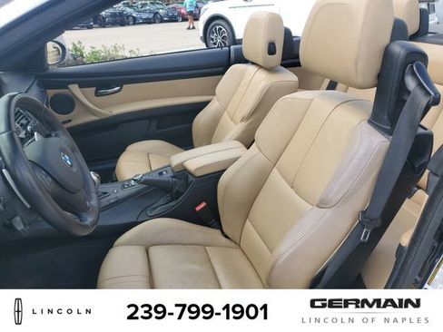 Used 2013 BMW M3 Convertible image 19