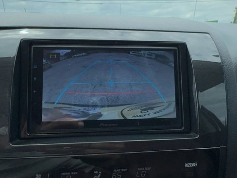 Used 2014 Toyota Sequoia Platinum image 21