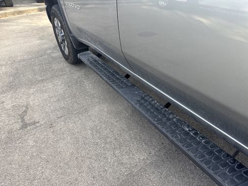 Used 2025 Chevrolet Silverado 2500 Custom w/ Custom Value Package image 8