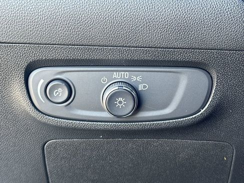 Used 2025 Buick Encore GX Sport Touring w/ Experience Buick Package image 17