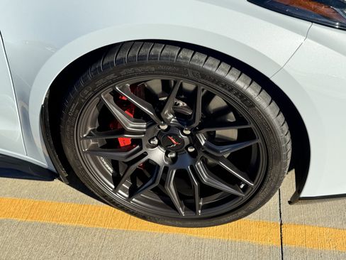 Used 2023 Chevrolet Corvette Z06 image 3