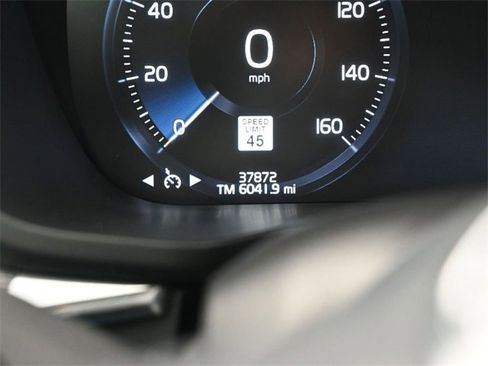 Used 2019 Volvo XC60 T5 Inscription w/ Protection Package Premier image 26