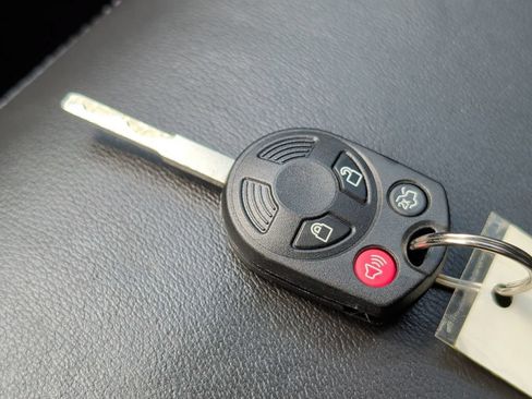 Used 2018 Ford Escape SEL AWD/4WD image 39