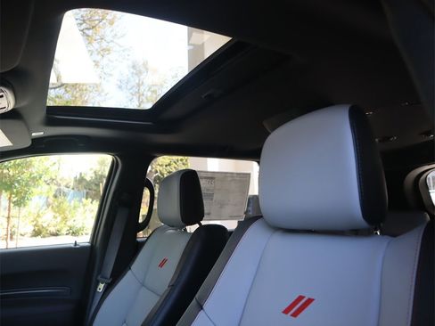 New 2024 Dodge Durango GT RWD image 7