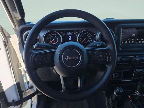 Certified 2022 Jeep Wrangler Sport AWD/4WD image 16