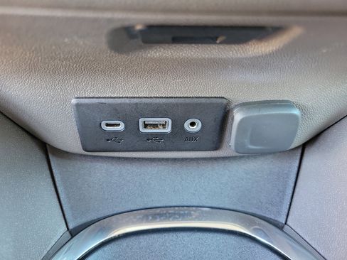 Used 2025 Chevrolet Malibu LT image 12