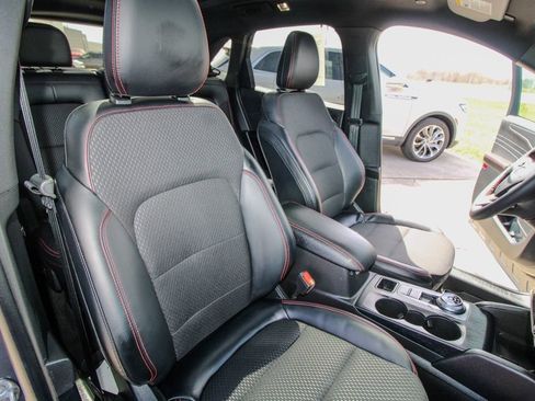 Used 2025 Ford Escape ST-Line Select w/ Tech Pack #2 image 18