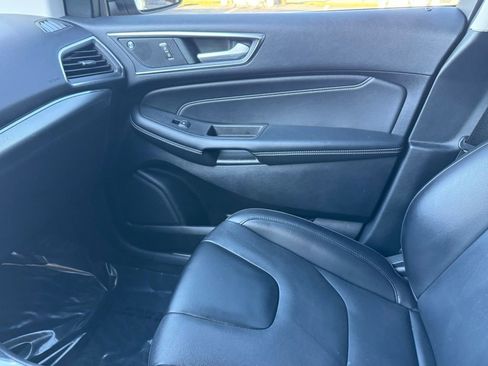 Certified 2022 Ford Edge Titanium AWD/4WD image 22