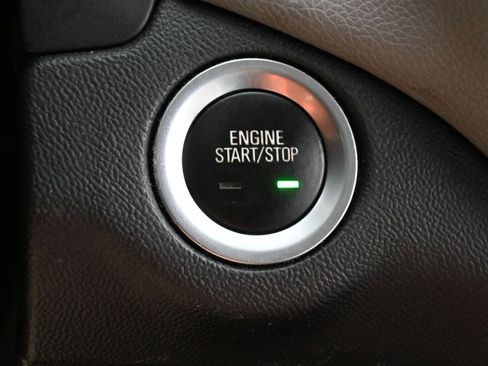 Used 2019 Chevrolet Equinox LS FWD image 22