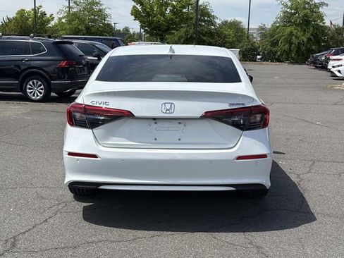 Used 2024 Honda Civic Touring image 3