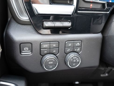 New 2026 Chevrolet Silverado 3500 High Country w/ High Country Premium Package AWD/4WD image 10
