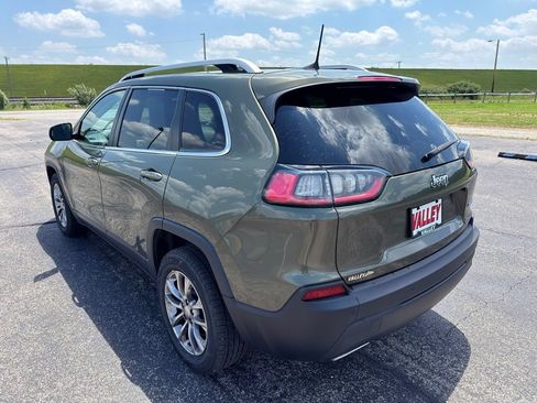 Used 2021 Jeep Cherokee Latitude Lux FWD image 16