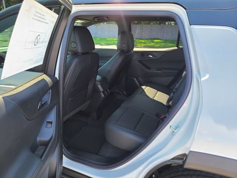 New 2027 Chevrolet Equinox LT w/ Convenience Package II AWD/4WD image 18