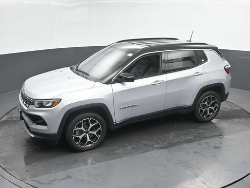 Used 2025 Jeep Compass Limited AWD/4WD image 38