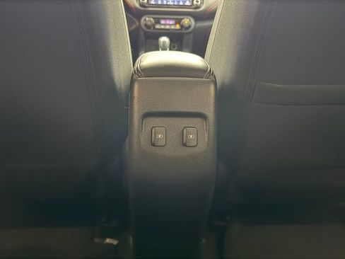 Used 2021 Nissan Kicks SR w/ Exterior Package FWD image 39