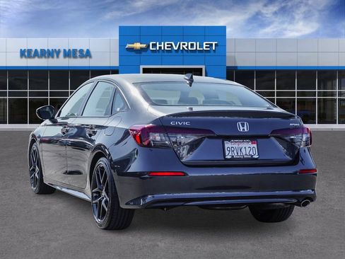 Used 2025 Honda Civic Sport image 4