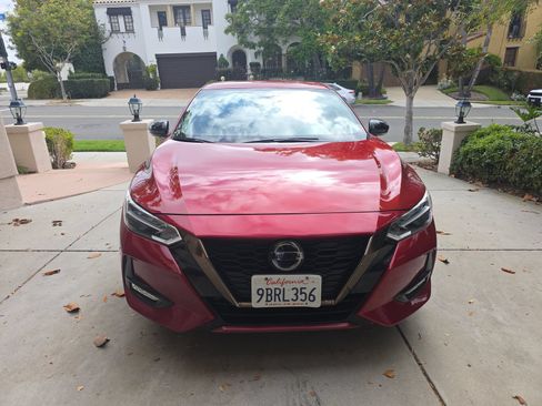 Used 2021 Nissan Sentra SR FWD image 2