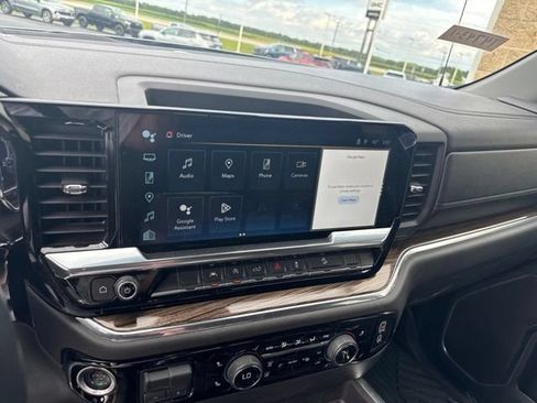 Used 2025 Chevrolet Silverado 1500 LT AWD/4WD image 18