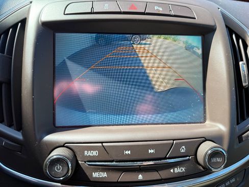 Used 2017 Buick Regal Premium FWD image 19